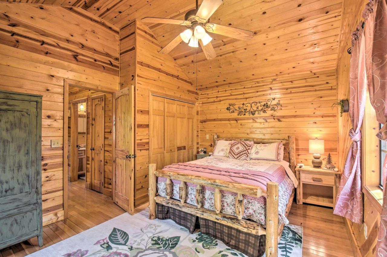 Cozy Hiawassee Cabin With Fire Pit And Mtn Views! Exteriör bild
